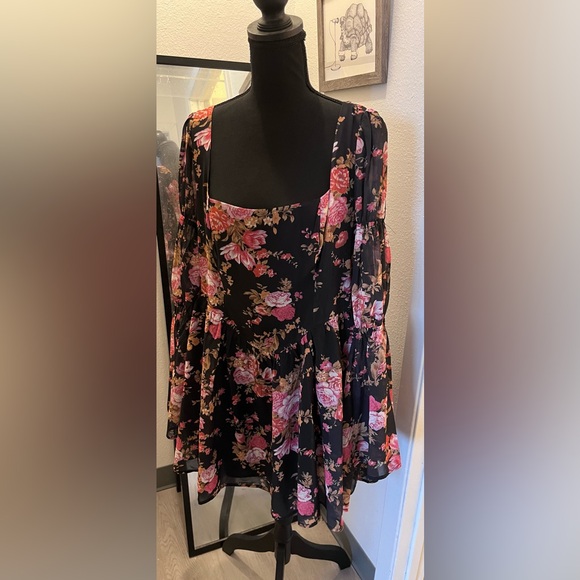 Fashion Nova Dresses & Skirts - LAST CHANCE SALE - listing removed 6/13/25 Fashion Nova Floral Mini Dress